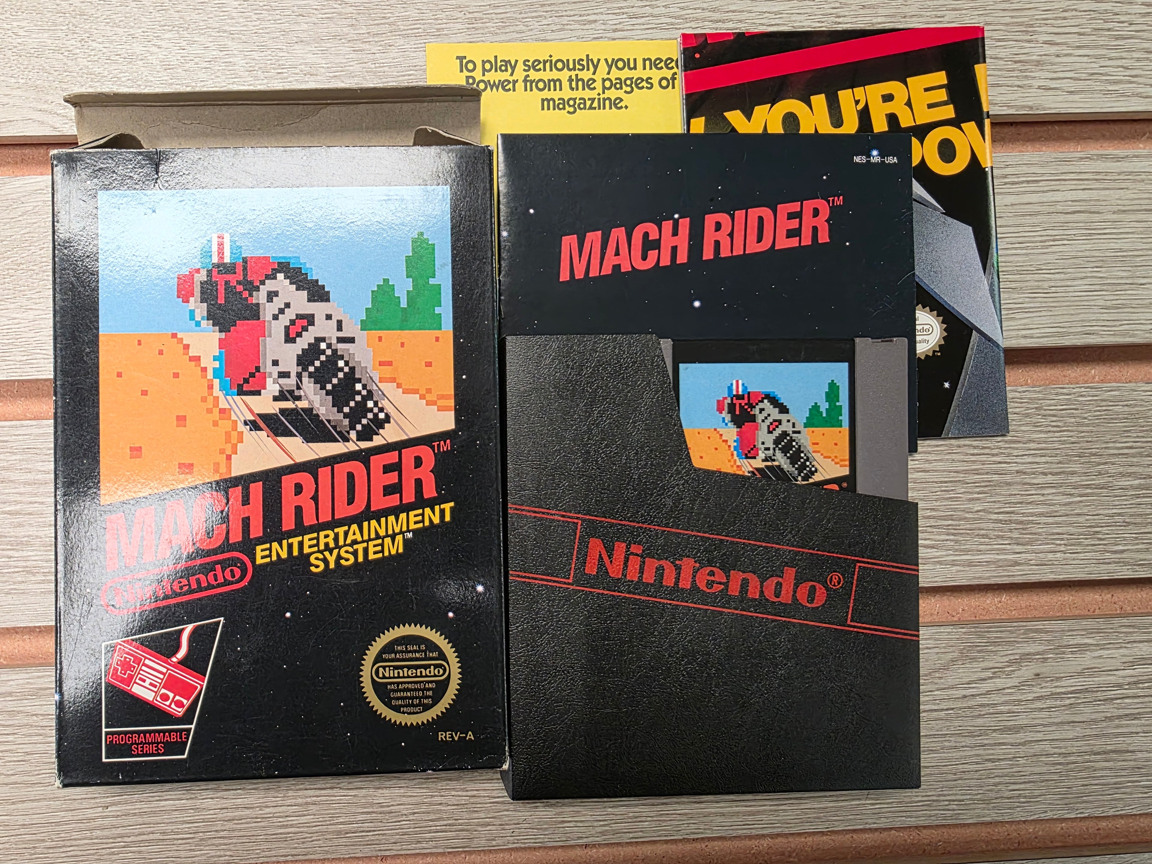 [3-Screw Circle Seal] Mach Rider complete in box nintendo NES